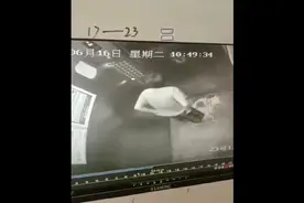 河北定州一女子进入电梯后脱下裤子小便，被监控拍下全过程