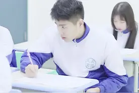 作弊被老师发现，这样也能蒙混过关