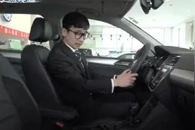 上汽大众途观L，超大的全景天窗，后排有出风口很舒适