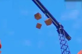 柯莱瑟模仿盖比制造机器人却造出破坏机器人，飚速变机器人救城镇视频封面