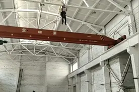 无故旷工被辞退 男子极端方式讨说法视频封面