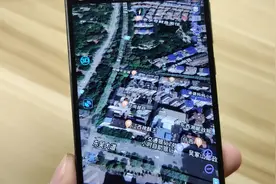 从手机上就能看到卫星图像，还能看到自家的房顶，太壮观了视频封面