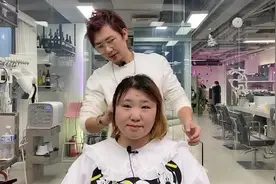 大圆脸女生发量太少，摩根烫蓬松头顶后，回去朋友都认不出