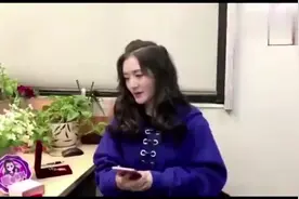 谢娜产后现身长沙疑回归《快乐大本营》她全副武装身形仍纤细视频封面