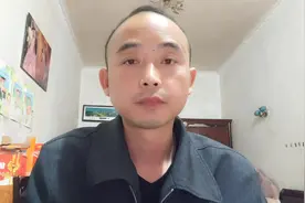 4岁女儿沉迷手机游戏，父亲非常苦恼，祈求大家来帮帮他！视频封面