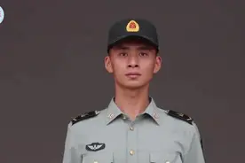 来了来了！仪仗大队仪仗兵教你敬军礼图片