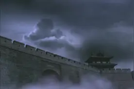 黑云压城 天上突然电闪雷鸣 没想到空中竟出现了一条巨龙!