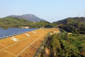 原来深圳和香港人喝的水大部分来自这里，就在深圳第一峰梧桐山下视频封面