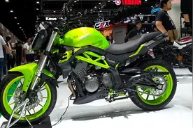 Benelli贝纳利新款蓝宝龙302S四冲程双缸ABS款水冷摩托视频封面