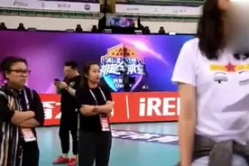 赛场上突然响起了中国国歌！惠若琪的反应让人肃然起敬！视频封面