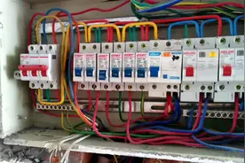 10台空调用4平方的线，这也是大神级人物的操作了视频封面