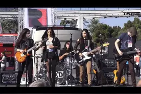 看看价值1200万的earthroamer xv-HD地球漫步者越野房车怎么样视频封面