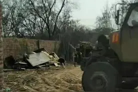 开拆，建新房，奔小康图片