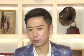 高鑫家庭背景首曝光，遗传基因超强，娇妻竟是我们熟悉的她！