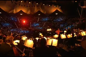 超炫现场版《加勒比海盗主题曲  He's A Pirate 》，太帅了