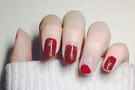 适合春秋季的骚气酒红镶金美甲，显手白又百搭！