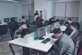 陈翔六点半：老板让大家带上吃饭的家伙，这该怎么理解？
