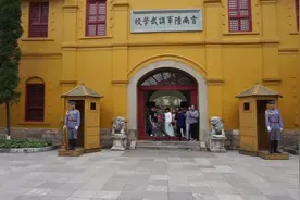 云南陆军讲武堂操演换岗仪式