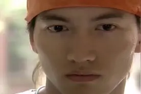 回头再看一遍，《流星花园》里的霸道总裁道明寺还是那么的帅！视频封面