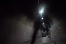 自驾大理，走昆明到大理的老路，隧道仅能通过一车 后来才知道视频封面