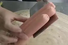 五星级大厨秀刀工，火腿肠这样切丁超给力，咔咔几下就搞定