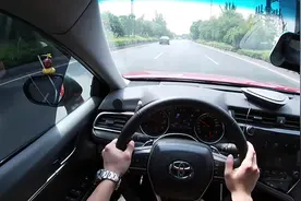 2.0排量的凯美瑞在高架上动力怎么样，模拟手动模式响应快到惊人