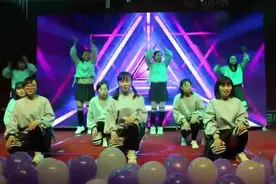 幼师表演《乖乖隆地咚》，欢快热烈嗨起来！