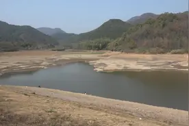 安徽51个市县遭遇重度干旱   百姓饮水难消防车送水润心地视频封面