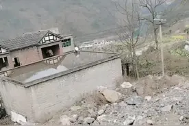 为什么贵州的房顶存的全是水，还不会漏水