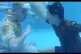 人在水下张嘴,嘴里不会进水吗