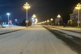 根河中国冷极塔（也叫温度计）夜晚逛一逛，怎么还有火车出来视频封面