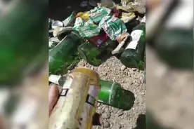 男子5年捡4万个瓶子，每逢休假走10公里进山捡瓶子视频封面