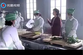 腐竹黄的发亮，厨师过来一闻就知道是假腐竹，而且是硫磺熏制的