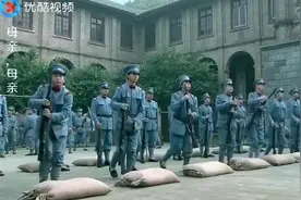 战士们正在训练枪法，将军一声咳嗽，没回头的士兵直接升副团长视频封面