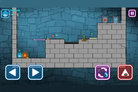 森林冰火人：自己一个人操控两个角色，感觉也不是很难呀