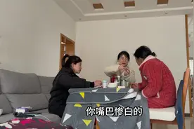 晶晶瞒着老妈给35岁姐姐相亲，老妈知道后啥反应？太真实了视频封面