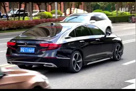 平行进口37落地的2.0T雅阁油漆就是亮！#偶遇街拍 #十代雅阁视频封面