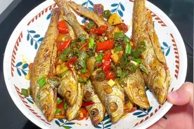 湖北人都爱的香煎白条鱼.又名刁子鱼