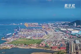 2025全球南方金融家论坛在北京举行 以“融金聚智 点亮南方视频封面