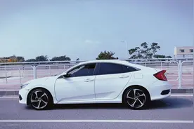 本田十代思域升级18寸螳螂刀锋轮毂 前后数据好齐边