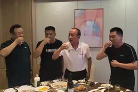 老首长来南阳与战友们欢聚！视频封面