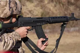 别眨眼！带你沉浸感受新兵射击考核（作者：武警湖北总队 董浩朋