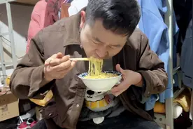 冬天到了、感觉每天晚上都饿了睡不着，都要起来吃点宵夜！