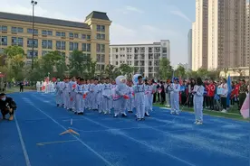 致敬航天！#合肥一六八玫瑰园学校东校区第三届校园运动会！视频封面