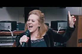 🎶《当我们年轻时》阿黛尔（在教堂工作室现场直播）#Adele  -视频封面
