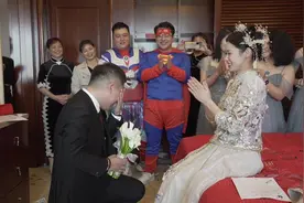 确实没想到结婚这天哭的最惨的是新郎😂不过没想到温情路线最后…