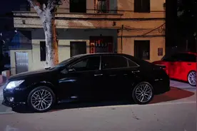 丰田凯美瑞小哥哥到店置换轮毂 17寸直接升级到18寸以旧换新