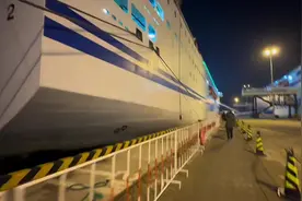 从威海连人带船往大连，暮色时分进入大城市铁岭#威海至大连轮渡视频封面