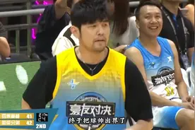 周董打球有多华丽？各种骚气传球变幻莫测，“帅”就完事了！视频封面