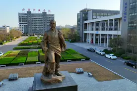 滕州“北大”——枣庄科技职业学院，春天的校园真的很美！
#滕州视频封面